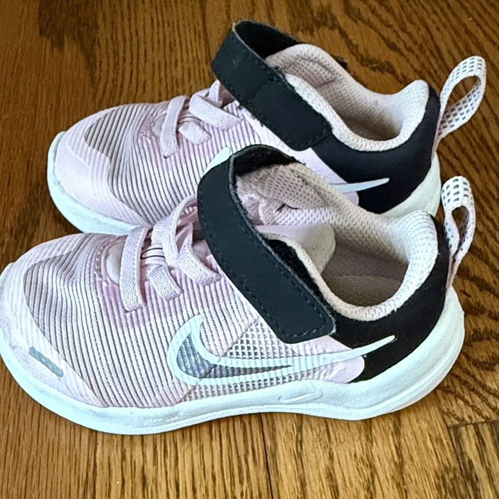 FINAL SALE Nike Downshifter Toddler Girls Sneakers Size 5C Pink Black